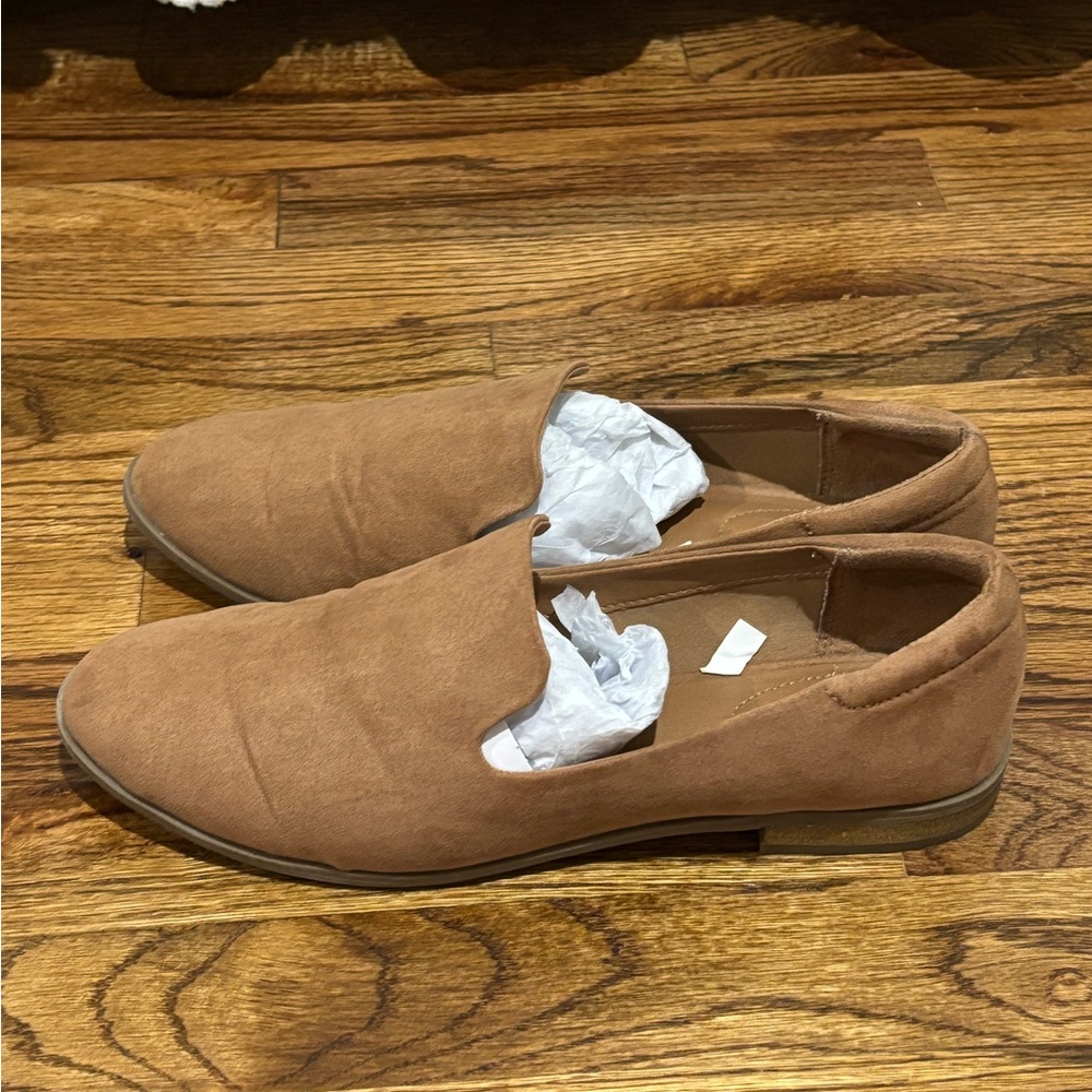 Universal Thread Loafers - Picture 2 of 9